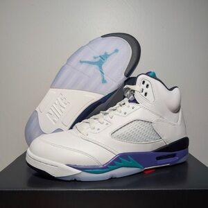 DSSize 10.5 - Men's Air Jordan 5 Retro OG Grape 2025 Sneakers HQ7978-100